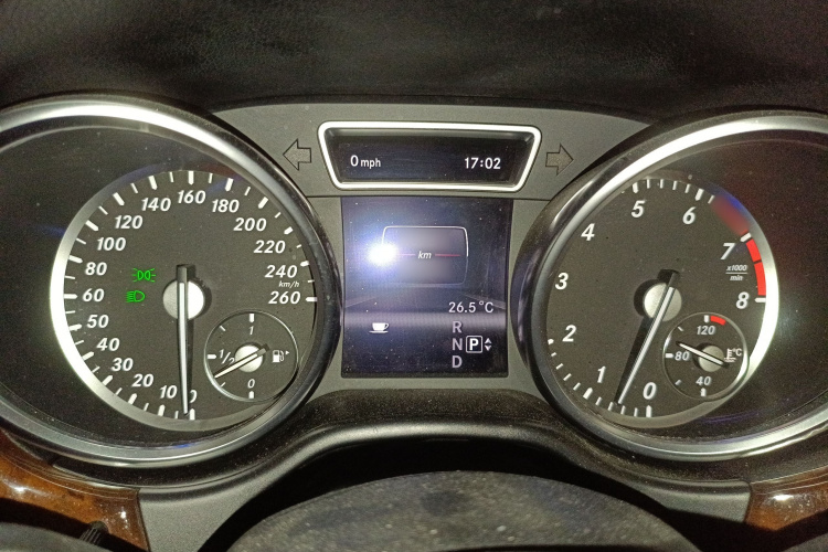 奔驰M级 2012款 ML 350 豪华型局部细节14