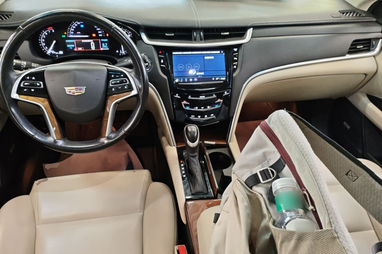 凯迪拉克XTS 2018款 28T 技术型中控内饰12