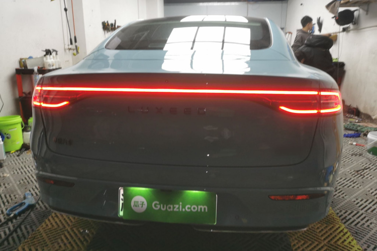 鸿蒙智行 智界S7 2025款 785km Ultra车身外观6