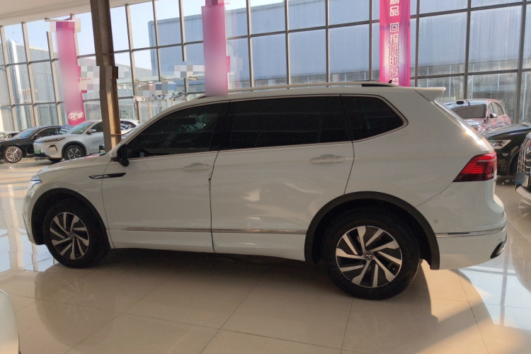 大众 途观L新能源 2023款 430PHEV 插电混动尊贵版车身外观4