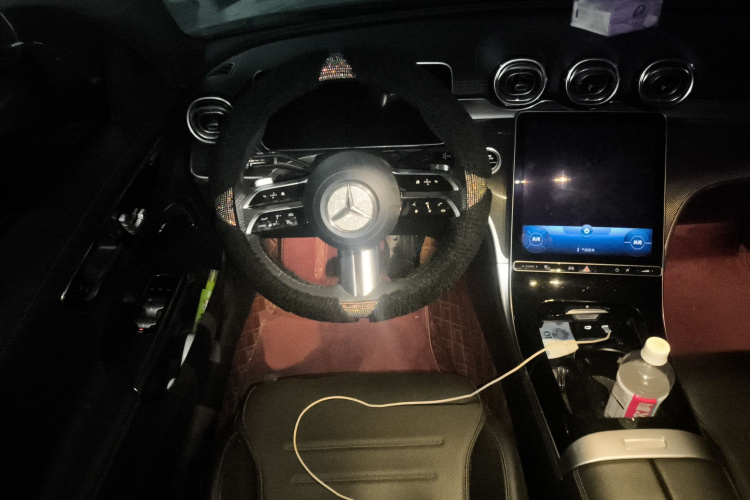 奔驰C级 2023款 C 260 L 运动版局部细节13