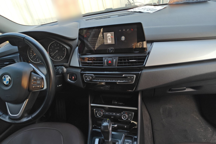 宝马2系旅行车 2016款 218i 领先型中控内饰12