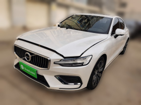 沃尔沃S60 2021款 T4 智远豪华版