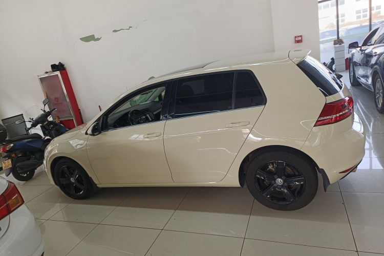 大众 高尔夫 2015款 1.4TSI 自动豪华型车身外观4