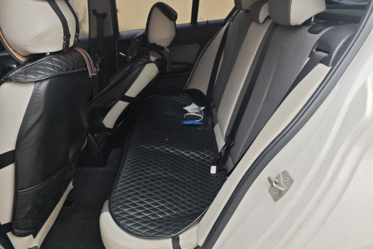 宝马1系(进口) 2013款 改款 116i 领先型中控内饰21