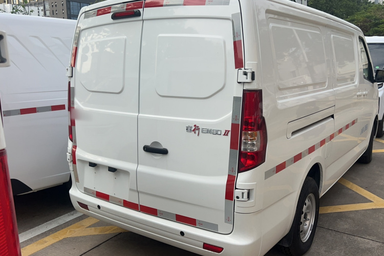 长安凯程 长安睿行EM80 2025款 货运版 舒适型 2座 300km 对开门车身外观6004