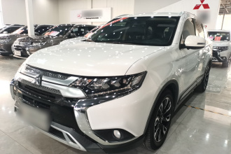 三菱 欧蓝德 2019款 2.4L 四驱致享版 5座 国VI