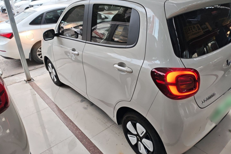 五菱汽车 宏光MINIEV 2025款 四门版 进阶款车身外观4