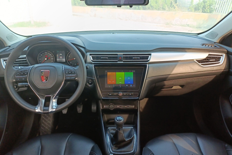 荣威i5 2019款 1.5L 手动4G互联领豪旗舰版中控内饰12