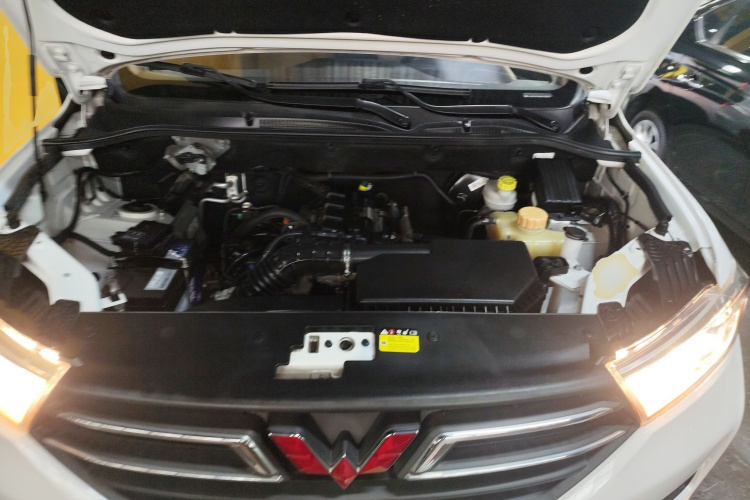 五菱汽车 五菱宏光 2021款 1.5L改款 S舒适型 电动助力LAR机舱底盘24