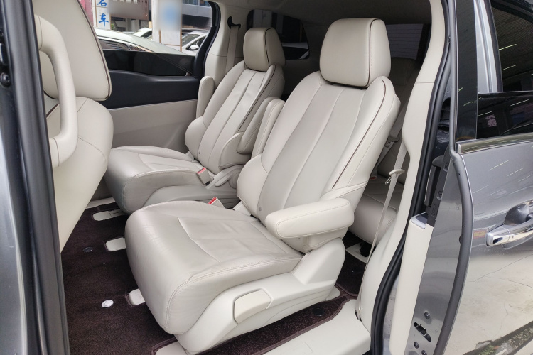 别克GL8 2020款 陆上公务舱 652T 豪华型中控内饰21