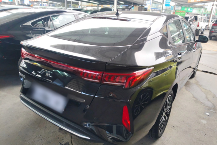 江淮汽车 江淮A5 PLUS 2023款 1.5T 自动尊贵型车身外观7