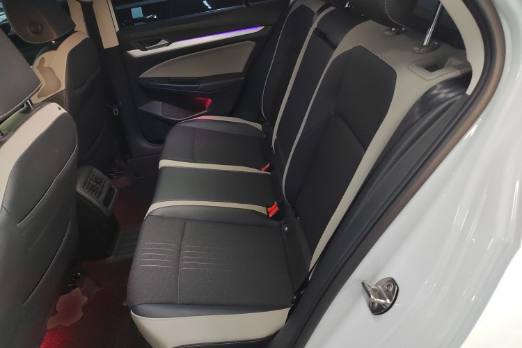 大众 高尔夫 2023款 280TSI DSG Pro中控内饰21