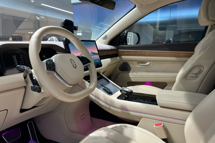 鸿蒙智行 问界M7 2024款 1.5T 智驾四驱Max版 5座中控内饰7001