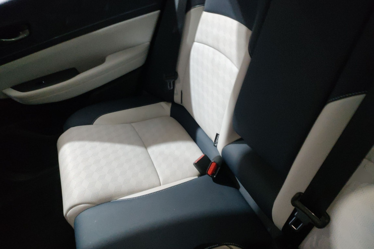 灵悉L 2025款 头号玩家版+超级加倍选装包中控内饰21