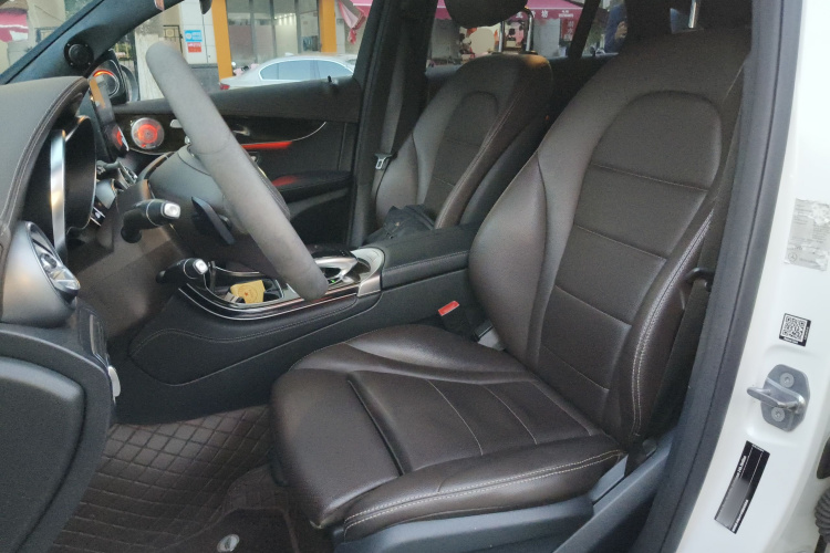 奔驰GLC轿跑 2017款 GLC 200 4MATIC 轿跑SUV中控内饰19