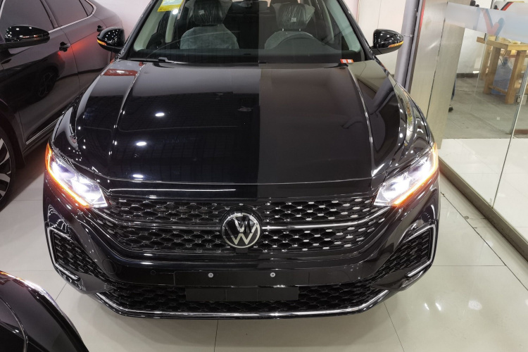 大众 帕萨特 2026款 出众款 330TSI 星空精英版车身外观2