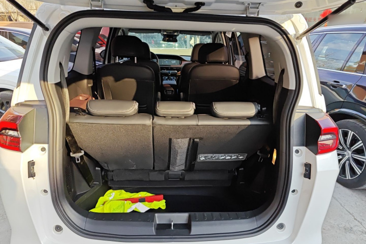 广汽传祺 传祺M6 2023款 PRO 270T DCT豪华版机舱底盘23