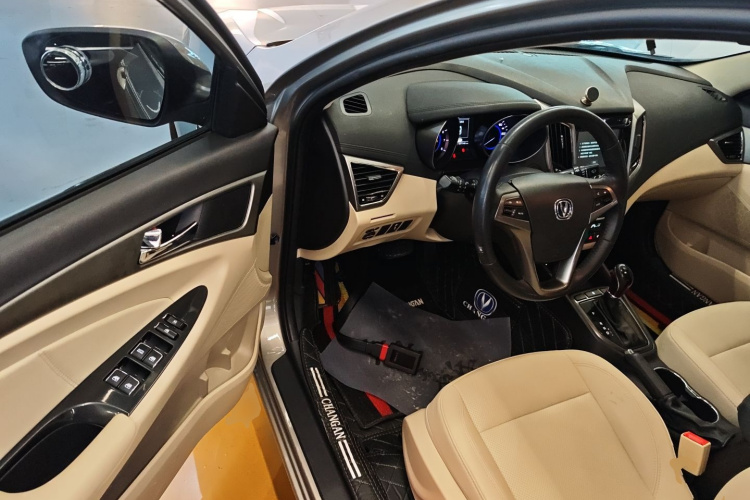 长安 逸动 2016款 1.6L 自动风尚型中控内饰20