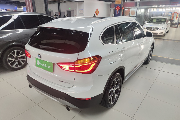 宝马X1 2019款 xDrive20Li 尊享型车身外观7
