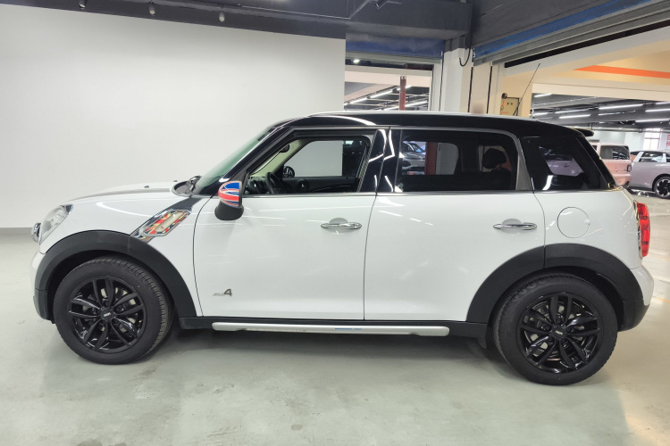 MINI Countryman 2014款 1.6T COOPER ALL4 Excitement车身外观4