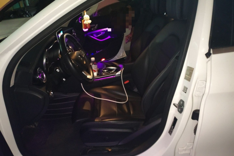 奔驰C级 2018款 C 200 L 运动版局部细节19