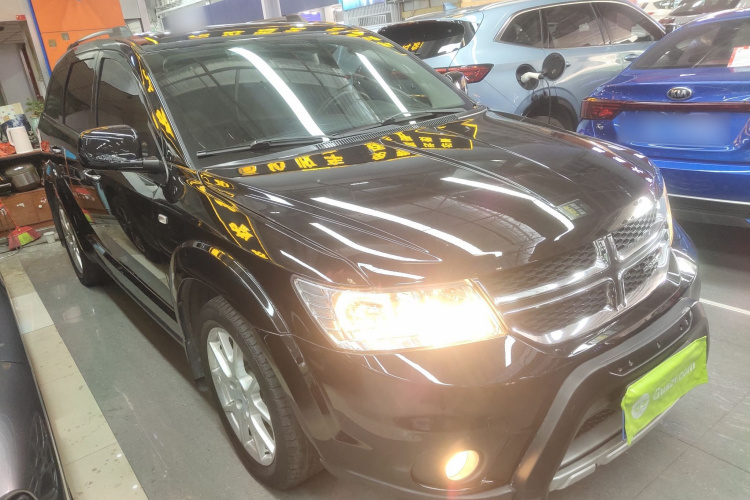 道奇 酷威 2013款 2.4L 两驱尊尚版车身外观3