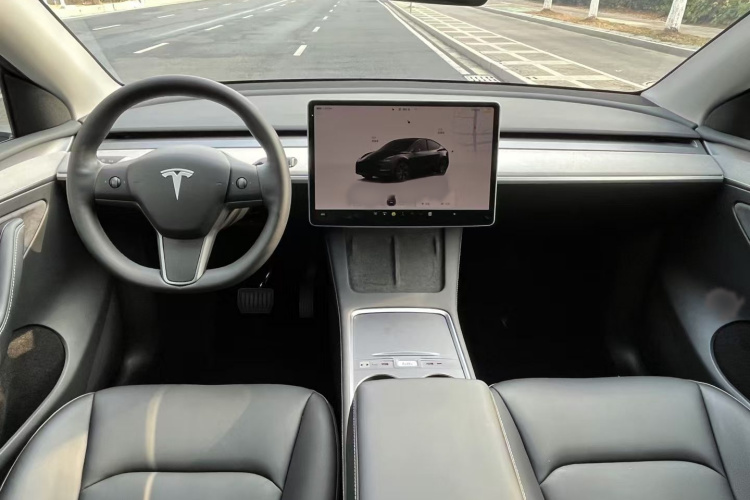 特斯拉 Model Y 2023款 长续航全轮驱动版中控内饰7006