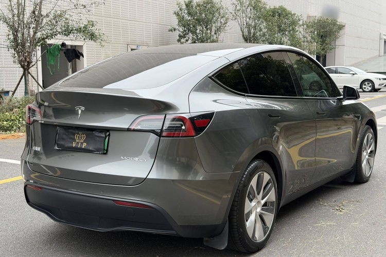 特斯拉 Model Y 2022款 改款 后轮驱动版车身外观6004