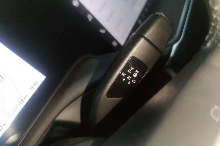 小鹏P7 2020款 670N局部细节18