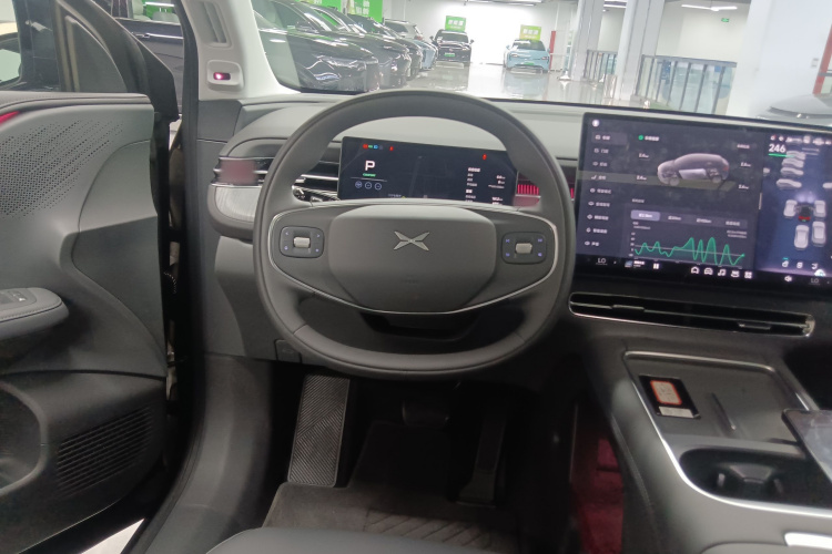 小鹏G6 2025款 625 长续航 Max 科技版中控内饰13