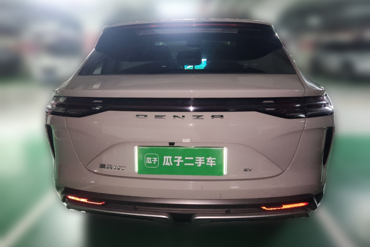 腾势N7 2024款 702 智驾Pro版车身外观6