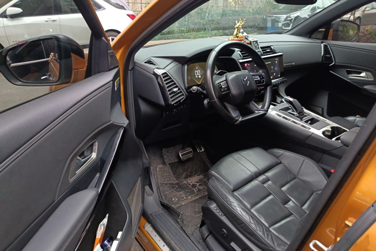 DS 7 2018款 45THP 歌剧院版中控内饰20