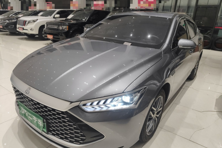 比亚迪 秦PLUS 2024款 荣耀版 DM-i 120KM领先型车身外观1