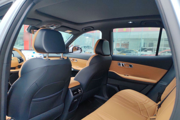 吉利银河 银河星舰7 EM-i 2025款 120km 领航版中控内饰22