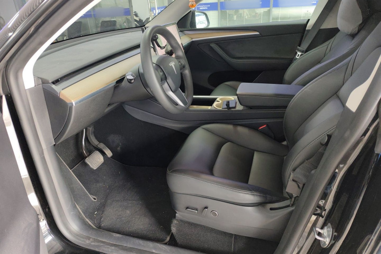 特斯拉 Model Y 2023款 长续航全轮驱动版局部细节19