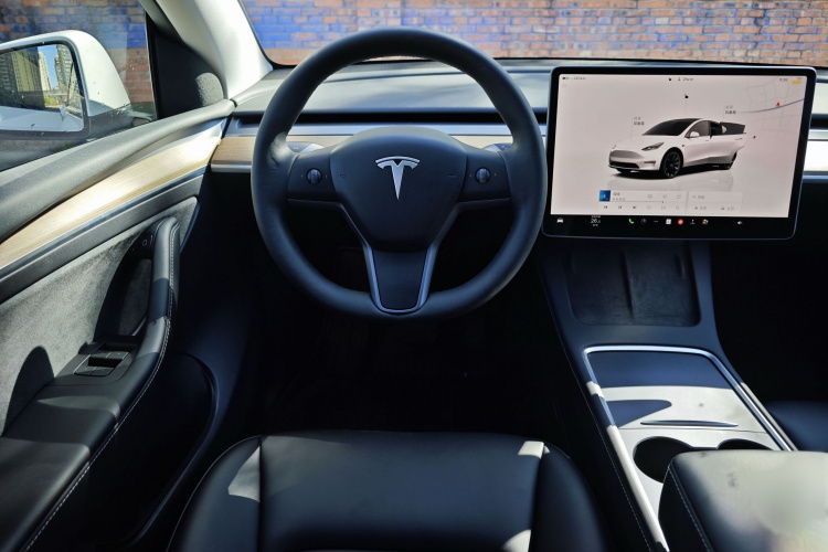 特斯拉 Model Y 2022款 改款 长续航全轮驱动版中控内饰7007