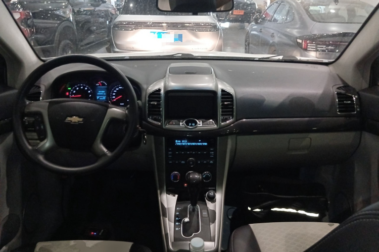 雪佛兰 科帕奇 2015款 2.4L 两驱城市版 5座中控内饰7002