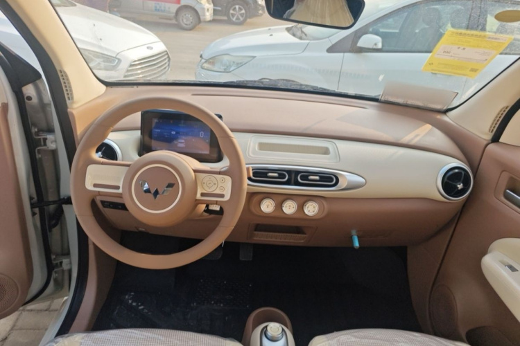 五菱汽车 宏光MINIEV 2025款 四门版 进阶款中控内饰7001