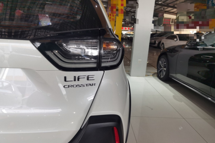 本田 LIFE 2021款 1.5L CVT CRO-SS灵趣版车身外观9