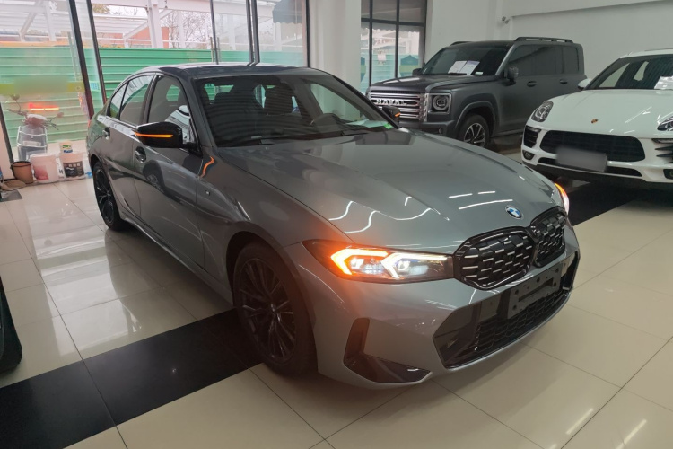 宝马3系 2023款 330i M运动曜夜套装车身外观6002