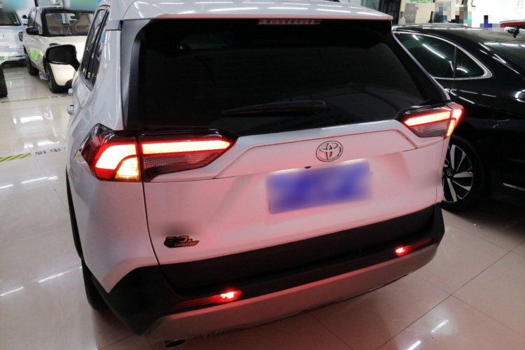 丰田 RAV4荣放 2023款 2.0L CVT两驱风尚Plus版车身外观6004