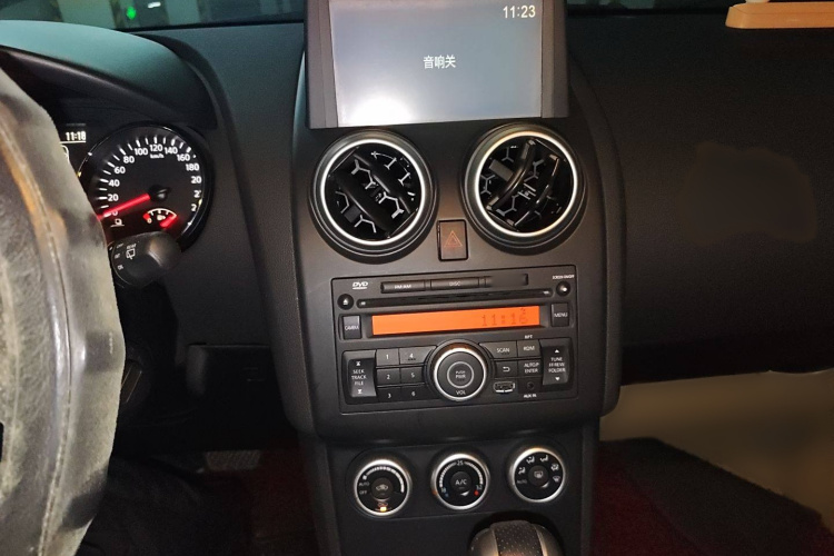 日产 逍客 2012款 2.0XV 雷 CVT 2WD局部细节16