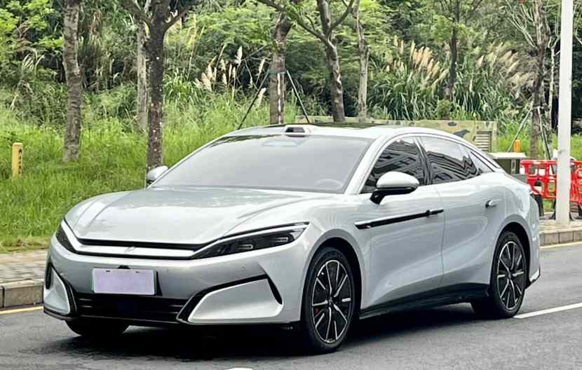 比亚迪 汉L 2025款 EV 701KM激光雷达旗舰型(1)