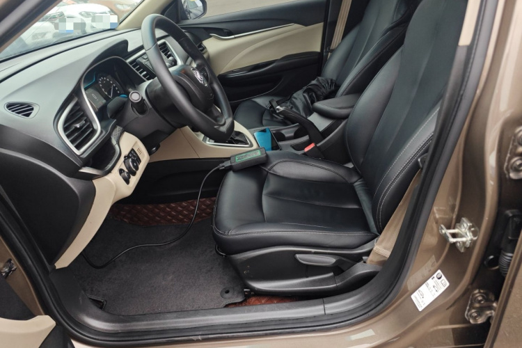 别克 英朗 2015款 15N 自动精英型中控内饰19