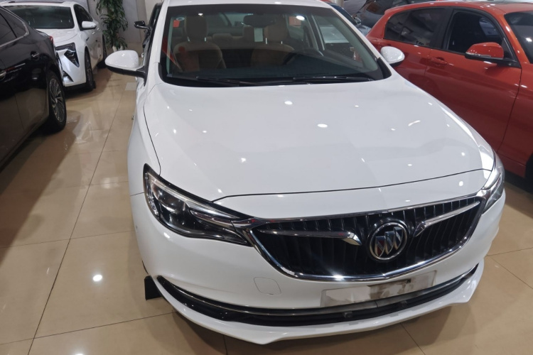 别克 英朗 2018款 18T 自动旗舰型车身外观2