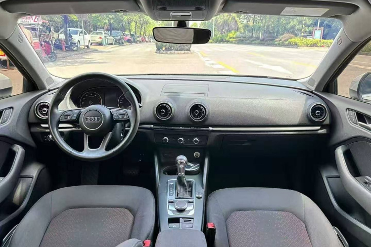 奥迪A3 2019款 Sportback 35 TFSI 进取型 国V中控内饰12