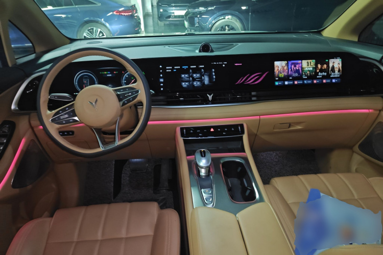 岚图汽车 岚图梦想家 2024款 PHEV 超长续航尊贵版中控内饰12