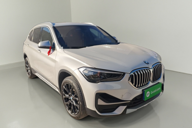 宝马X1 2021款 改款 xDrive25Li 尊享型车身外观3