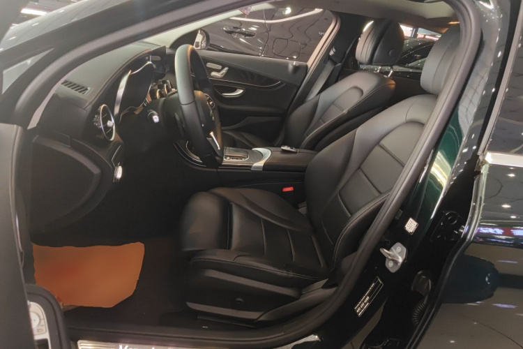 奔驰C级 2019款 C 260 L 运动版局部细节19